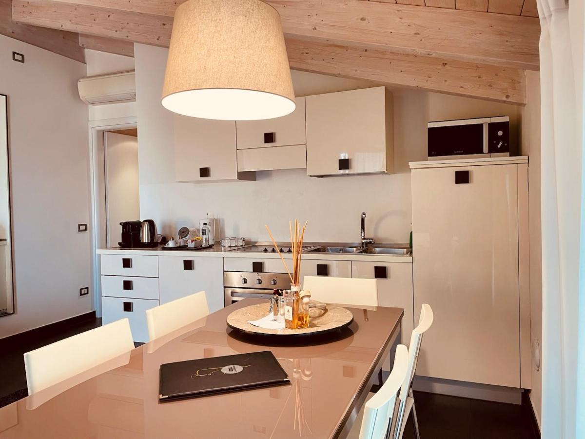 Residence Del Lago Десенцано дел Гарда Екстериор снимка