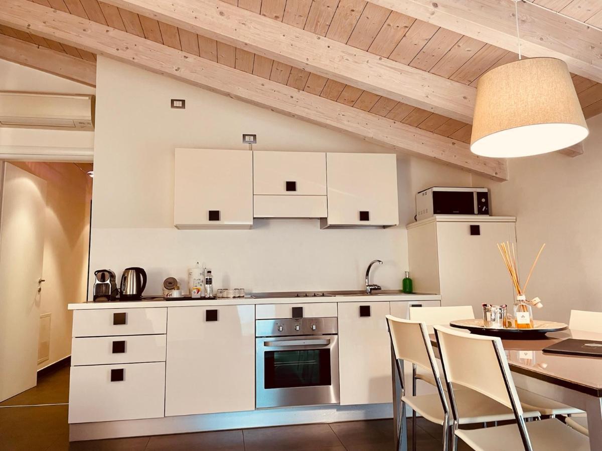 Residence Del Lago Десенцано дел Гарда Екстериор снимка