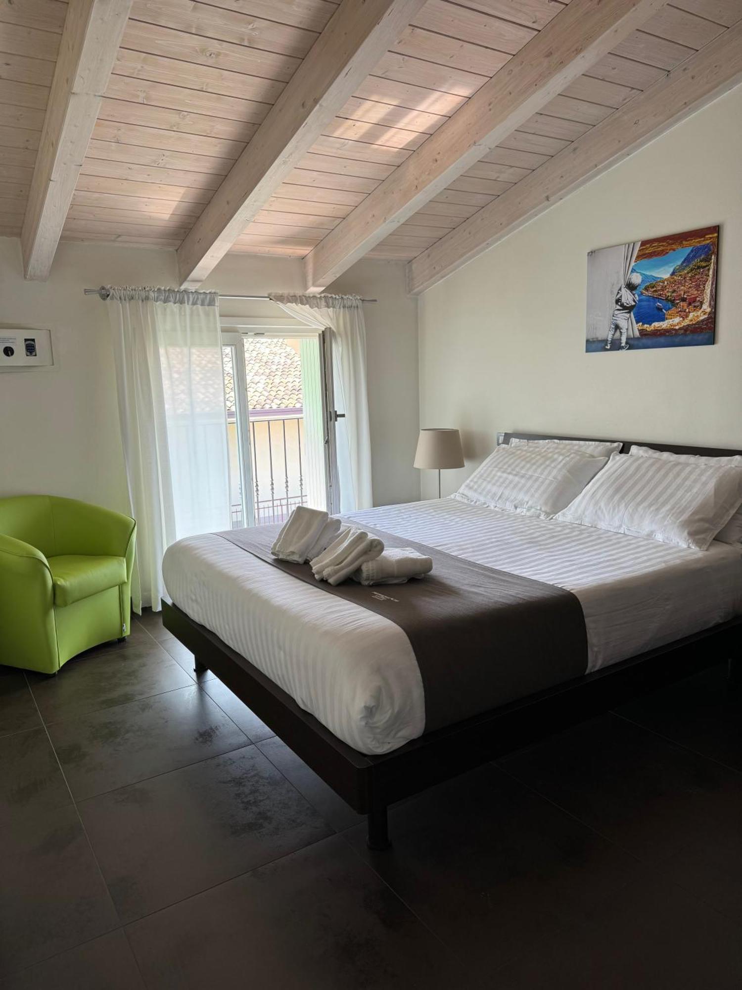 Residence Del Lago Десенцано дел Гарда Екстериор снимка
